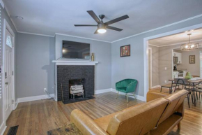 Amazing Home Spacious with Selfie Room Close to Downtown ATL